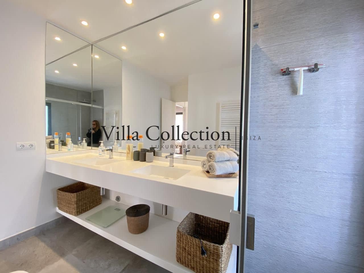 3 soveværelse Villa til leje i Roca Llisa med swimmingpool - € 4.500 (Ref: 8952472)