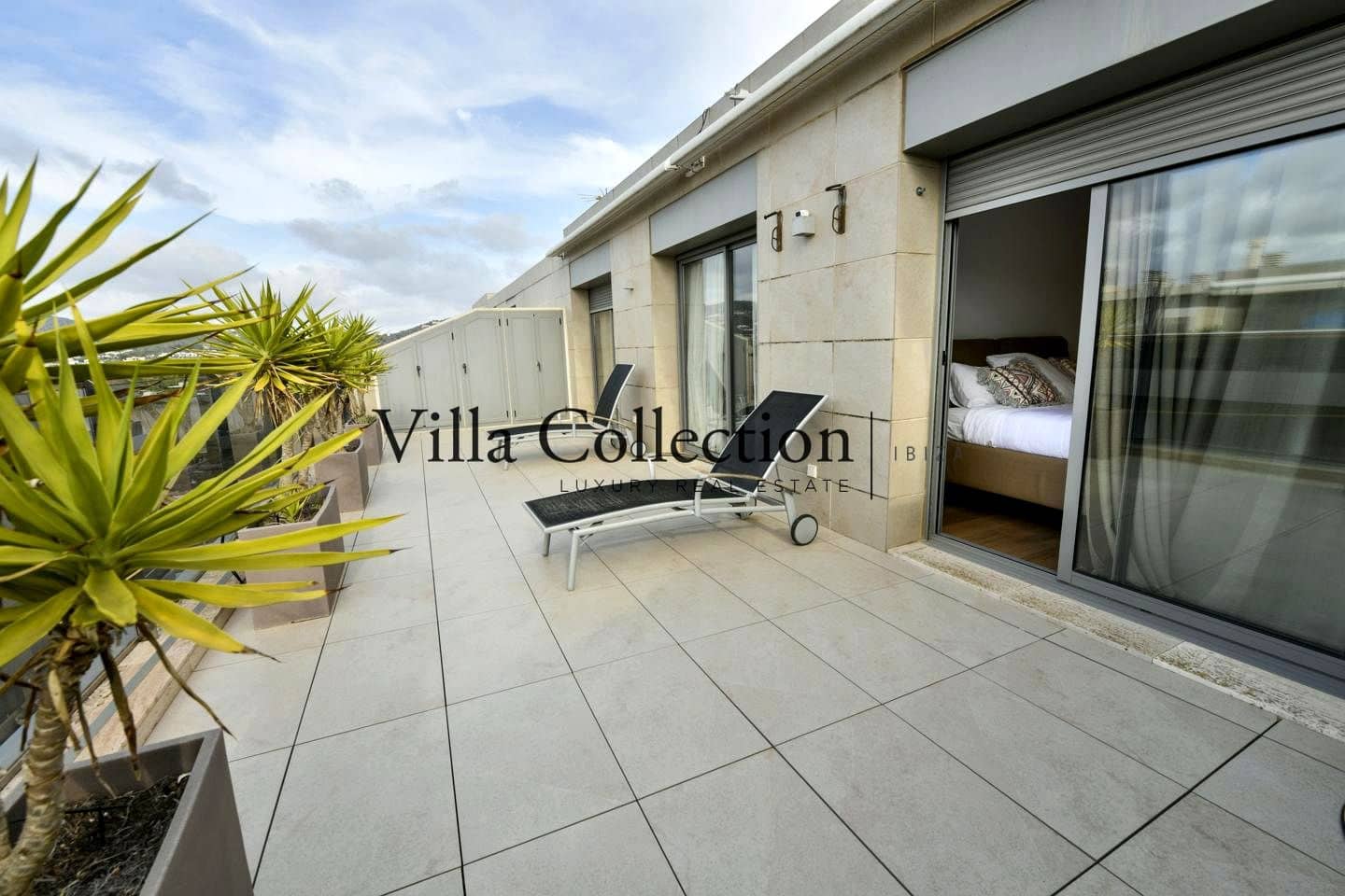 3 bedroom Flat for rent in Ibiza / Eivissa town with pool - € 7,500 (Ref: 8992000)