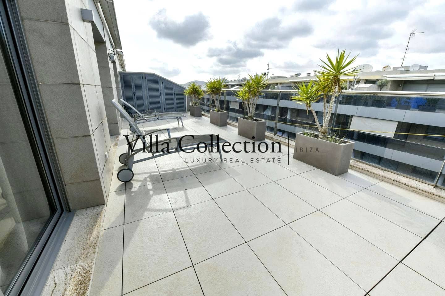 3 bedroom Flat for rent in Ibiza / Eivissa town with pool - € 7,500 (Ref: 8992000)