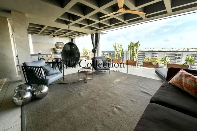 3 bedroom Flat for rent in Ibiza / Eivissa town with pool - € 7,500 (Ref: 8992000)