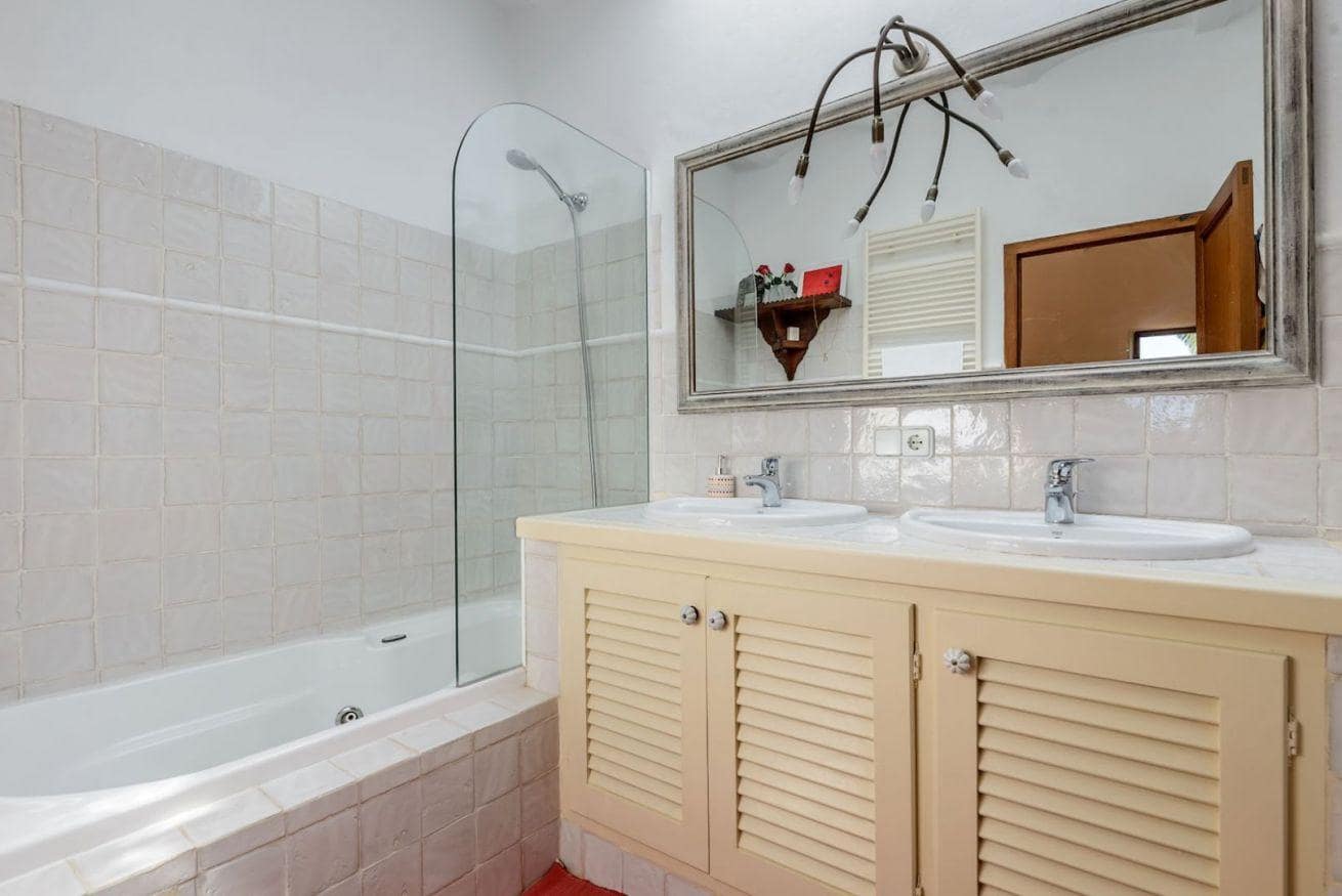 Villa/Maison de 3 chambres de location de vacances à Ibiza ville avec piscine - 11 000 € (Ref: 9064972)