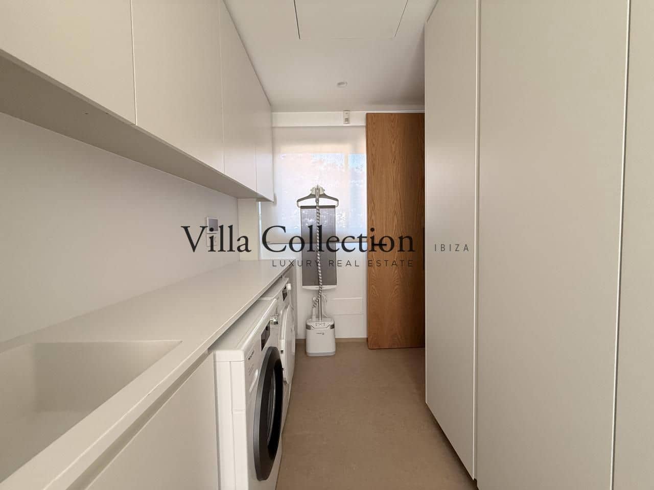 4 bedroom Villa for sale in Ibiza / Eivissa town with pool - € 4,750,000 (Ref: 9144703)
