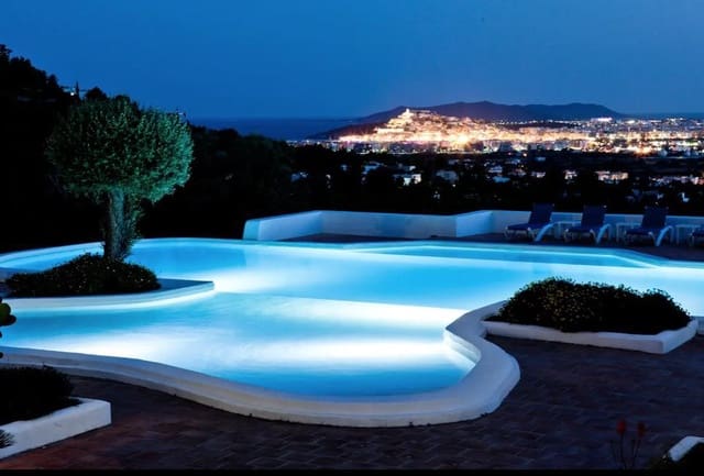 8 quarto Moradia para venda em Ibiza / Eivissa cidade com piscina - 16 500 000 € (Ref: 9145129)