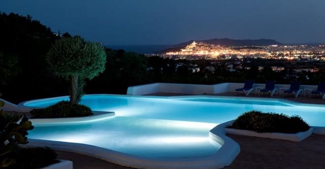 8 quarto Moradia para venda em Ibiza / Eivissa cidade com piscina - 16 500 000 € (Ref: 9145129)
