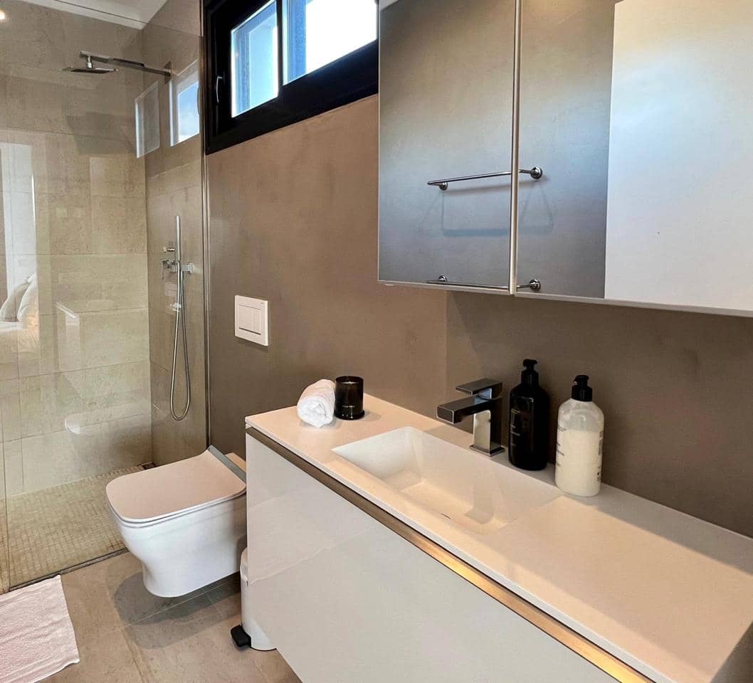 4 slaapkamer Villa te koop in Ibiza dorp met zwembad - € 2.225.000 (Ref: 9356558)