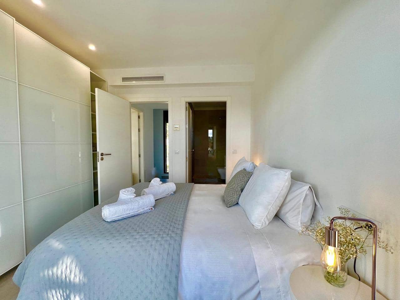 4 slaapkamer Villa te koop in Ibiza dorp met zwembad - € 2.225.000 (Ref: 9356558)