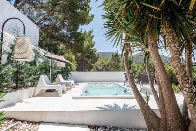 6 soveværelse Villa til salg i Cala Llonga, Santa Eulalia / Santa Eularia - € 2.800.000 (Ref: 9356559)