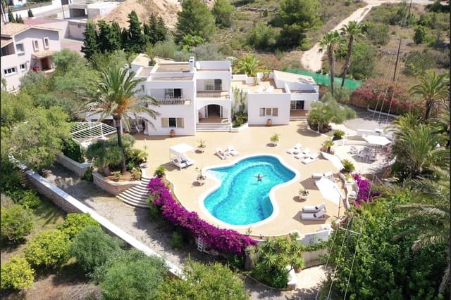 6 soveværelse Villa til salg i Cap Martinet, Ibiza by med swimmingpool - € 5.800.000 (Ref: 9356560)