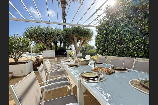 6 soveværelse Villa til salg i Cap Martinet, Ibiza by med swimmingpool - € 5.800.000 (Ref: 9356560)