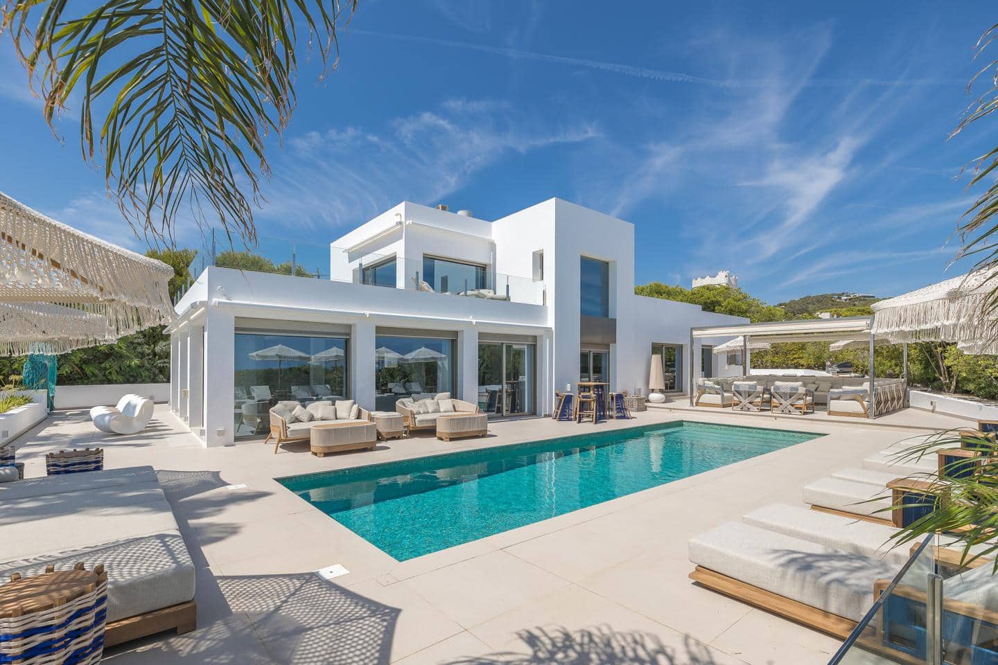 Villa/Maison de 5 chambres à louer à Cap Martinet - 36 000 € (Ref: 9410375)