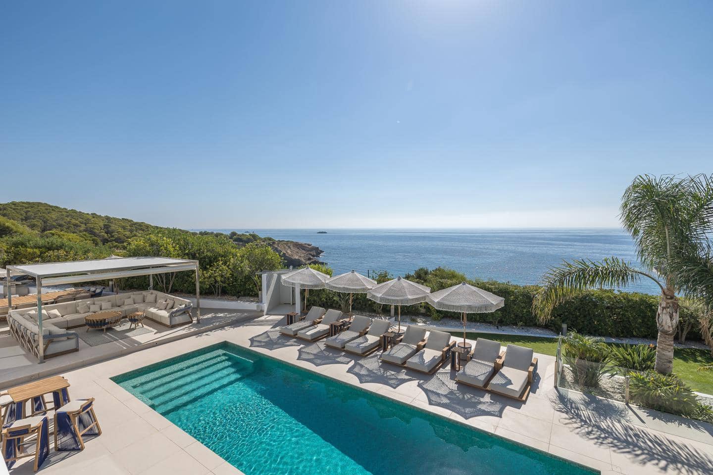 Villa/Maison de 5 chambres à louer à Cap Martinet - 36 000 € (Ref: 9410375)