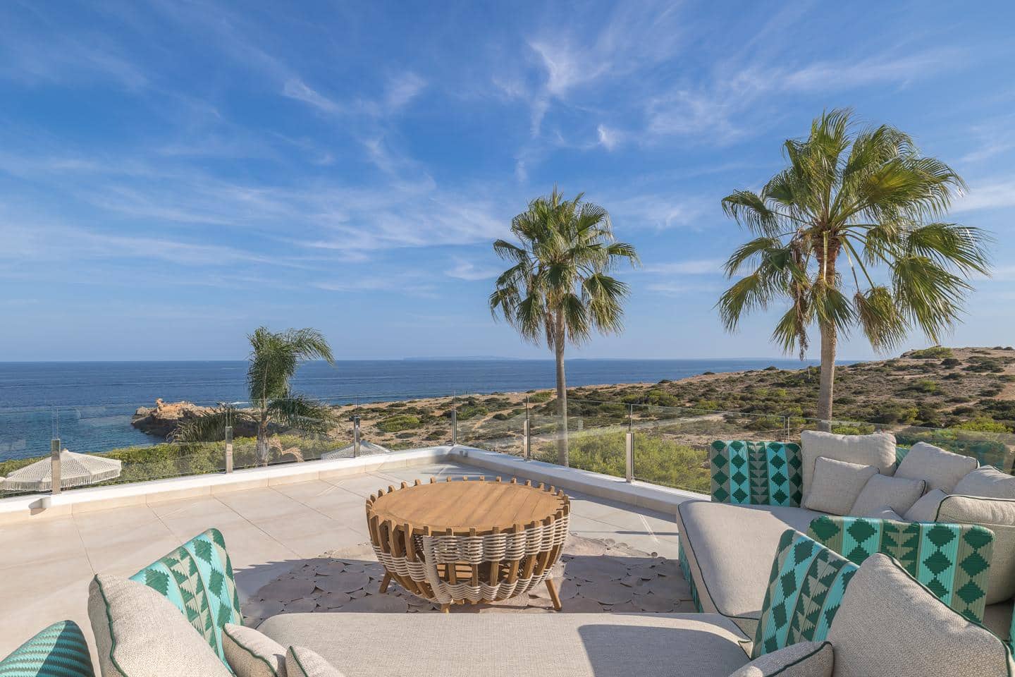 Villa/Maison de 5 chambres à louer à Cap Martinet - 36 000 € (Ref: 9410375)