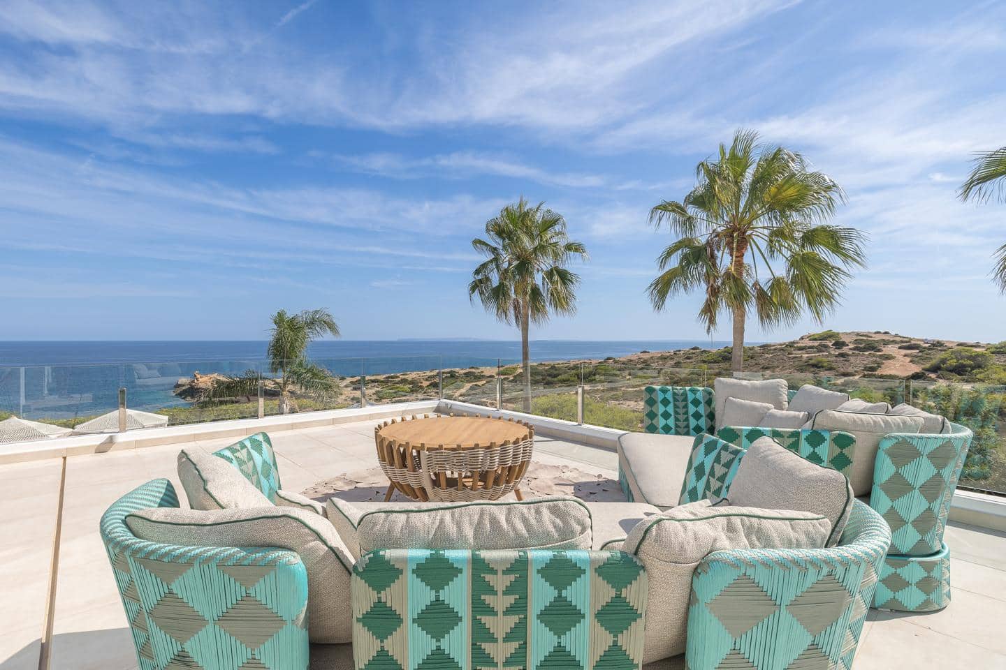 Villa/Maison de 5 chambres à louer à Cap Martinet - 36 000 € (Ref: 9410375)