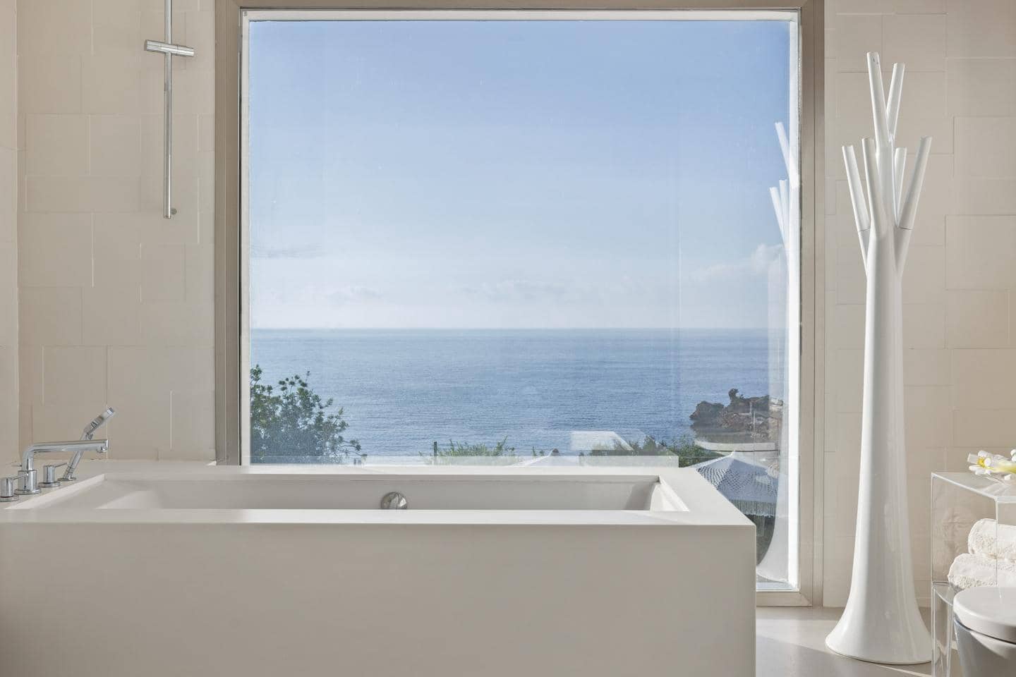 Villa/Maison de 5 chambres à louer à Cap Martinet - 36 000 € (Ref: 9410375)