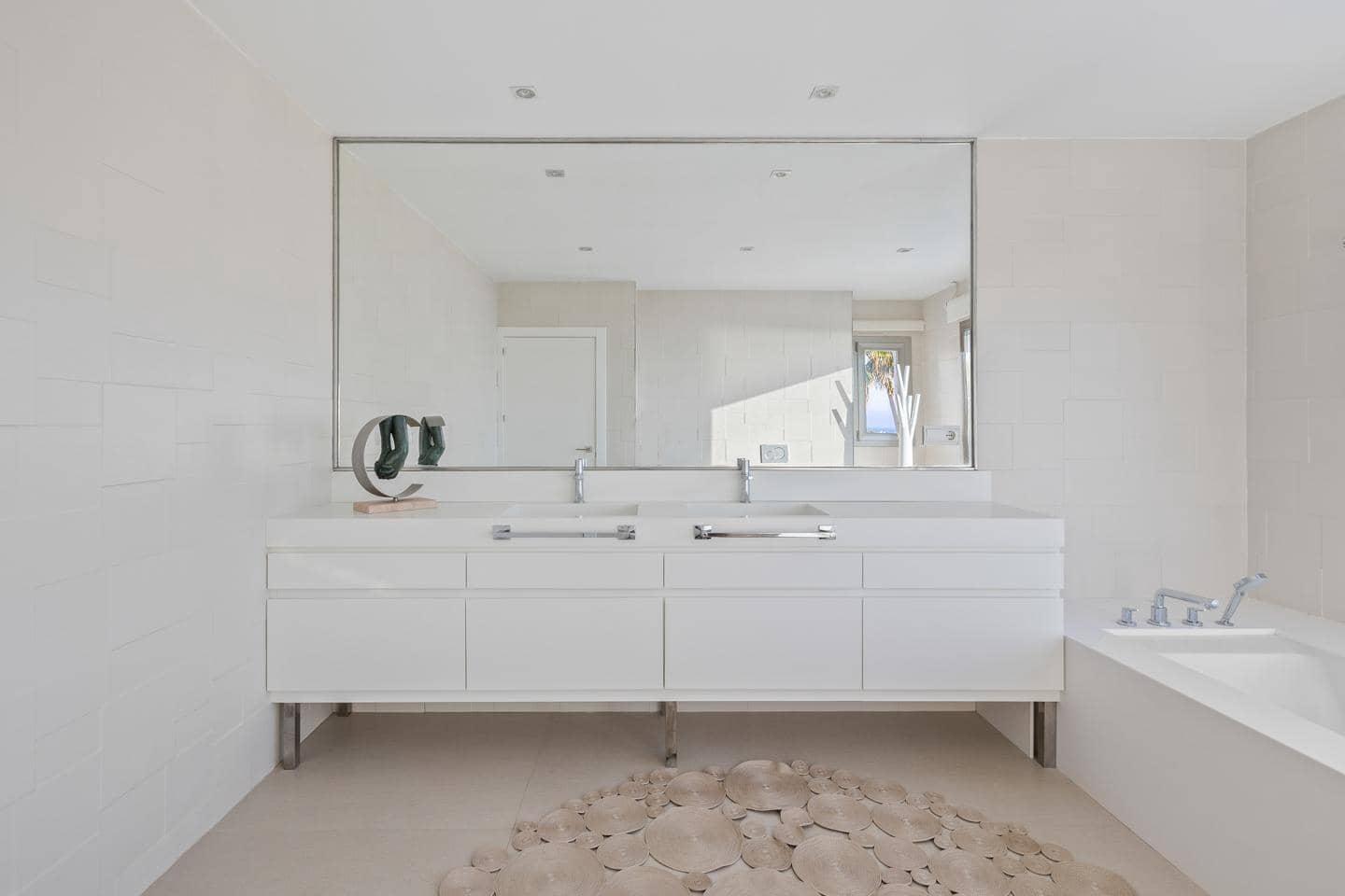 Villa/Maison de 5 chambres à louer à Cap Martinet - 36 000 € (Ref: 9410375)