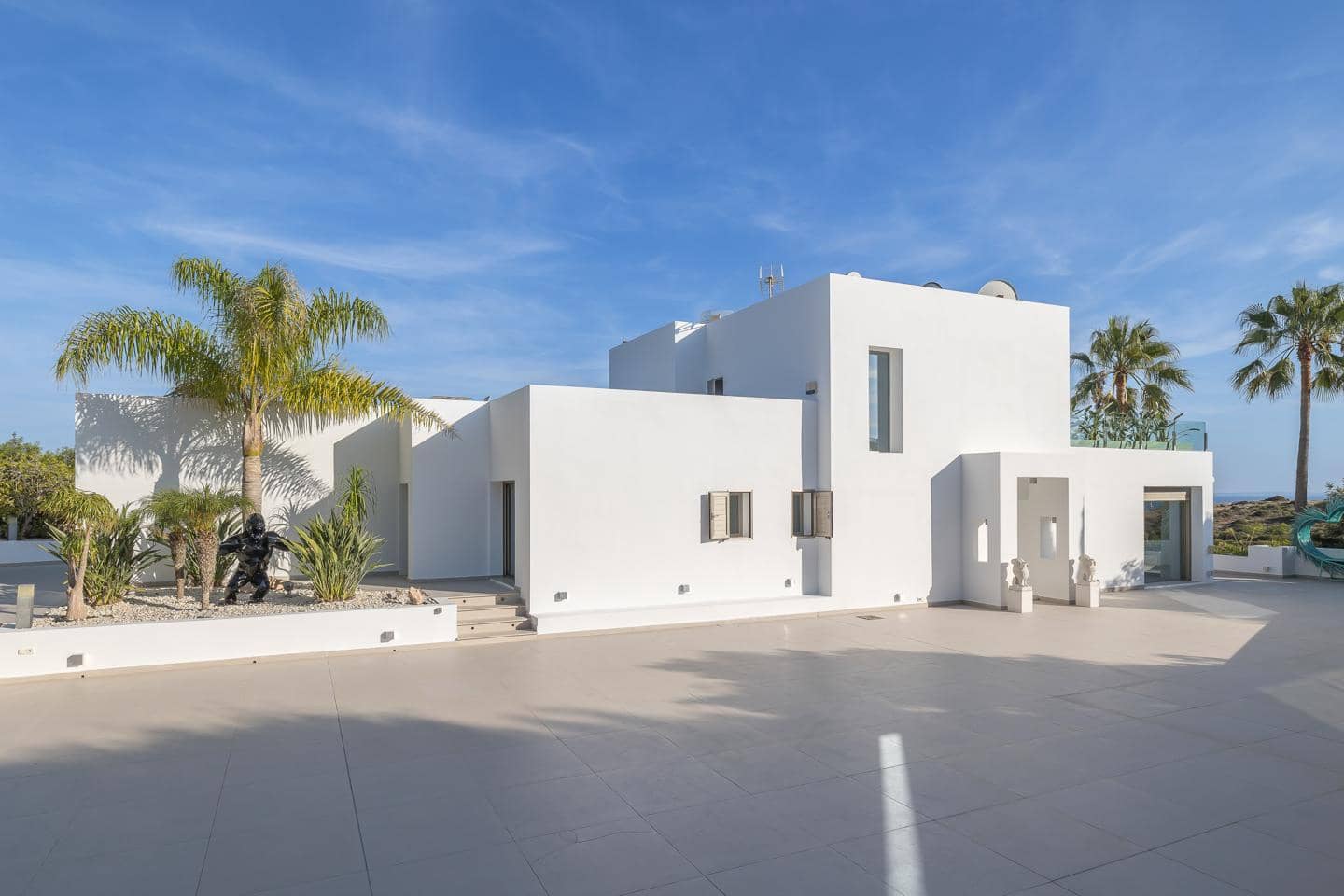 Villa/Maison de 5 chambres à louer à Cap Martinet - 36 000 € (Ref: 9410375)