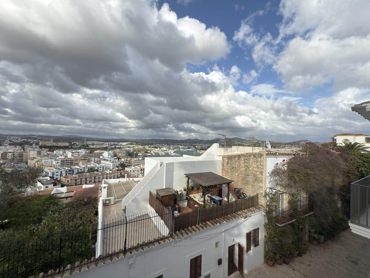 2 bedroom Villa for sale in Ibiza / Eivissa town - € 640,000 (Ref: 9410666)