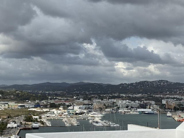 2 slaapkamer Villa te koop in Ibiza dorp - € 640.000 (Ref: 9410666)