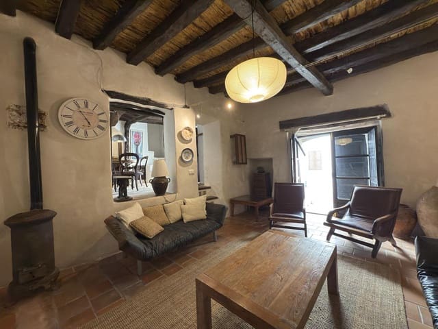 2 slaapkamer Villa te koop in Ibiza dorp - € 640.000 (Ref: 9410666)