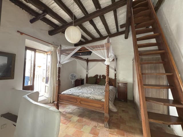 2 slaapkamer Villa te koop in Ibiza dorp - € 640.000 (Ref: 9410666)