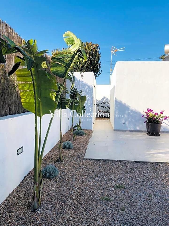 4 bedroom Villa for sale in Ibiza / Eivissa town with pool garage - € 895,000 (Ref: 9496662)