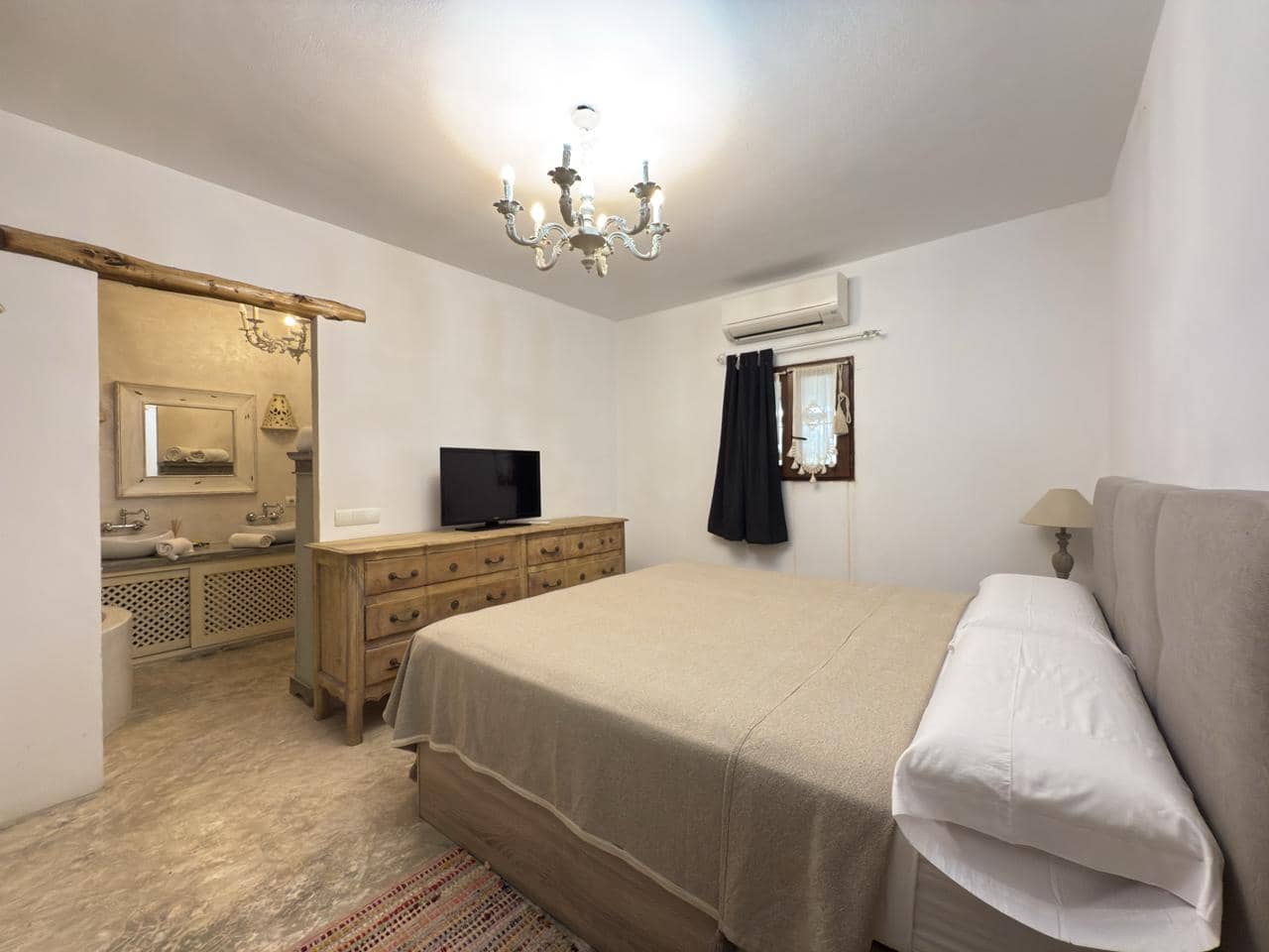 4 bedroom Villa for rent in San Jose / Sant Josep de Sa Talaia - € 14,000 (Ref: 9564112)