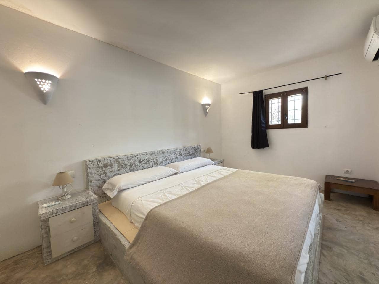 4 bedroom Villa for rent in San Jose / Sant Josep de Sa Talaia - € 14,000 (Ref: 9564112)