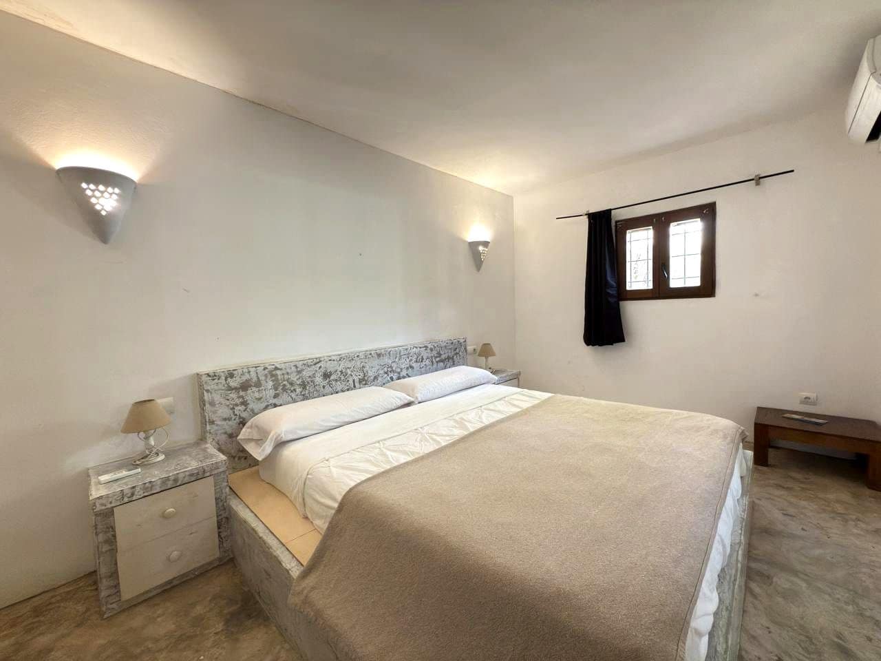 4 bedroom Villa for rent in San Jose / Sant Josep de Sa Talaia - € 14,000 (Ref: 9564112)