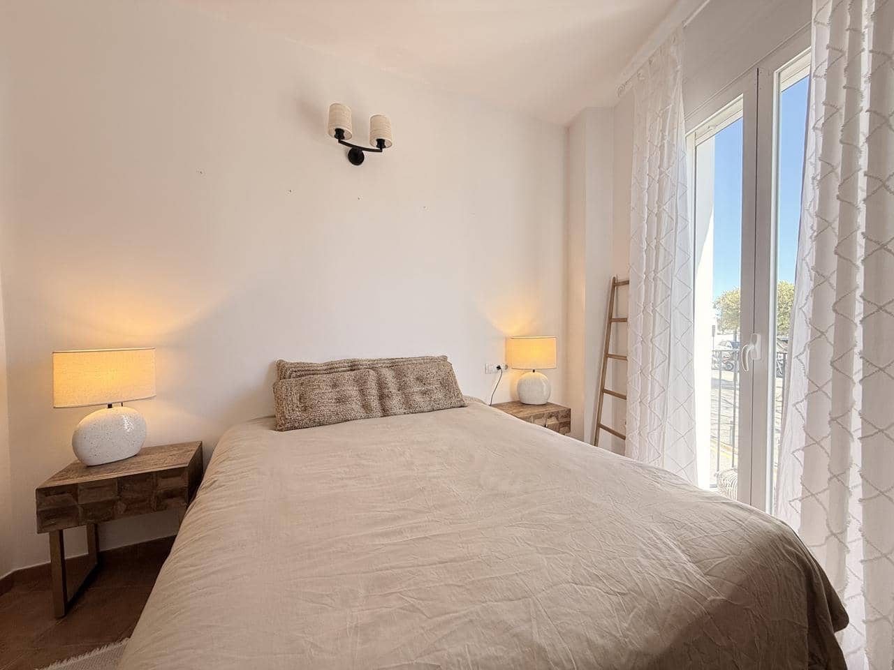 2 bedroom Flat for rent in Santa Gertrudis de Fruitera with garage - € 3,500 (Ref: 9570131)