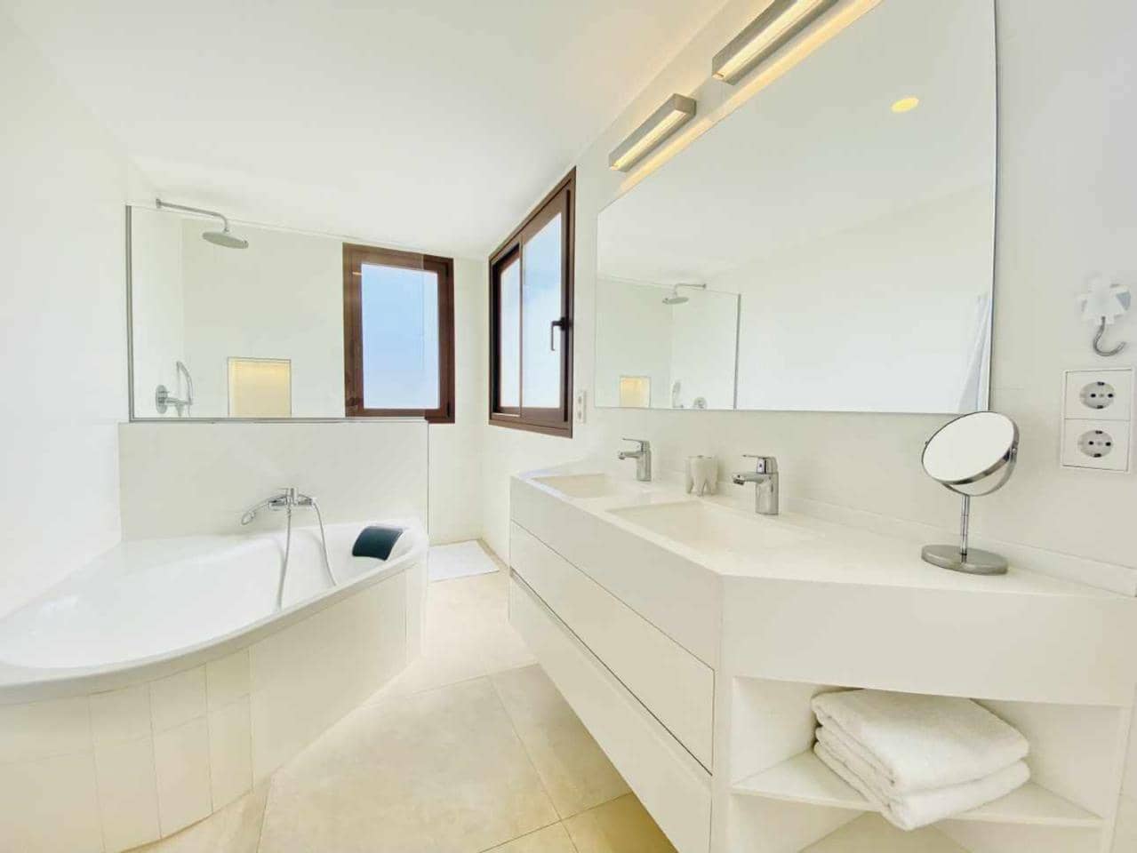 4 Zimmer Villa zu vermieten in Nuestra Senora de Jesus mit Pool - 26.000 € (Ref: 9672189)