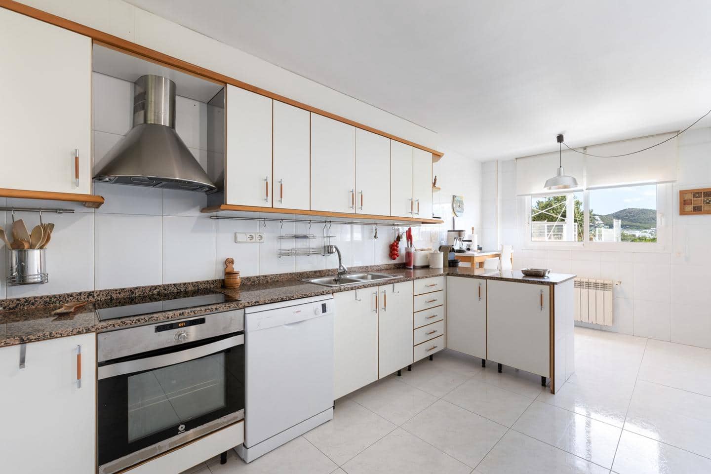 4 slaapkamer Flat te koop in Ibiza dorp met garage - € 2.500.000 (Ref: 9815070)