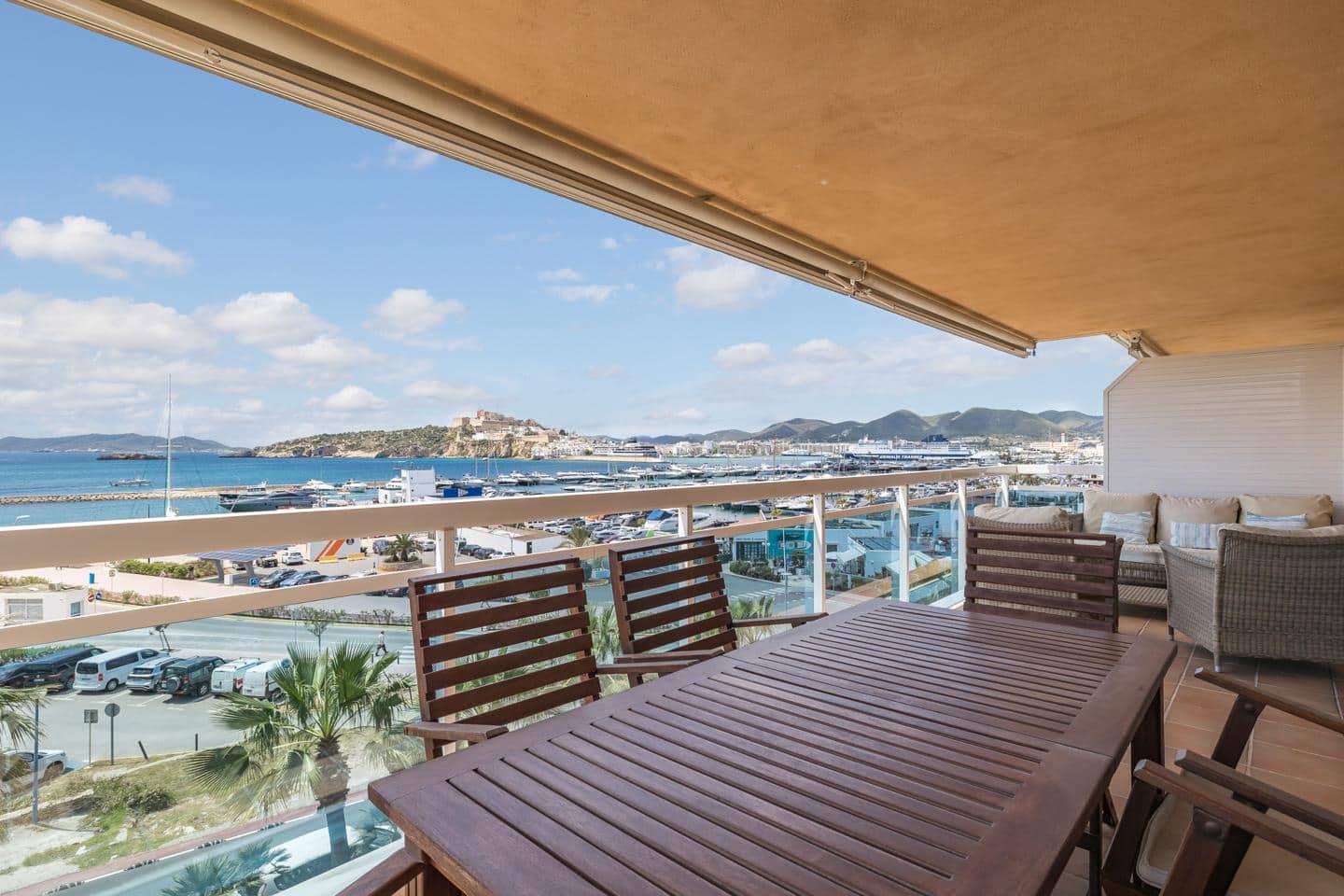 4 slaapkamer Flat te koop in Ibiza dorp met garage - € 2.500.000 (Ref: 9815070)