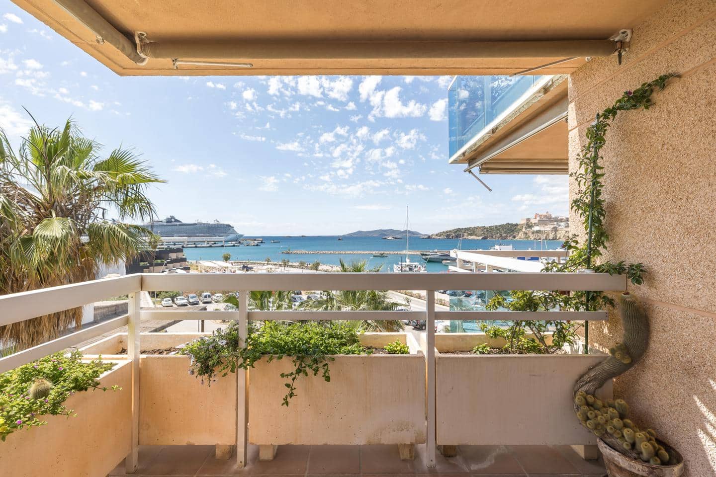 4 slaapkamer Flat te koop in Ibiza dorp met garage - € 2.500.000 (Ref: 9815070)