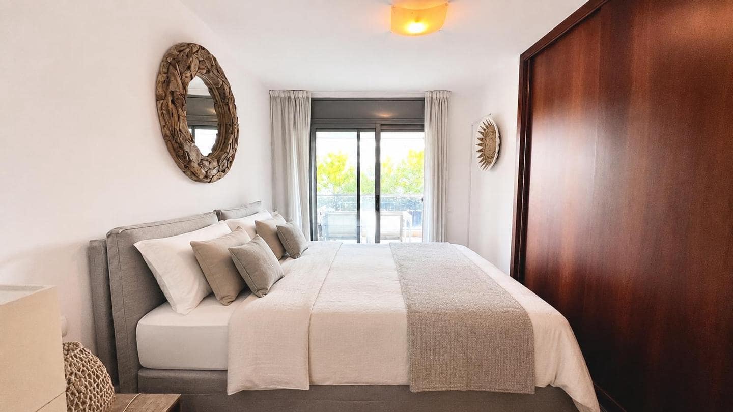2 bedroom Flat for sale in Ibiza / Eivissa town with garage - € 799,000 (Ref: 9834609)