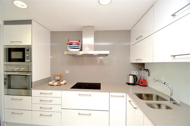 2 sypialnia Mieszkanie do wynajęcia w Miasto Ibiza / Eivissa z basenem garażem - 12 000 € (Ref: 9850606)
