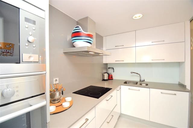 2 sypialnia Mieszkanie do wynajęcia w Miasto Ibiza / Eivissa z basenem garażem - 12 000 € (Ref: 9850606)