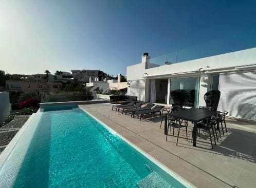 Villa/Maison de 6 chambres à louer à Talamanca avec piscine garage - 10 800 € (Ref: 9948608)