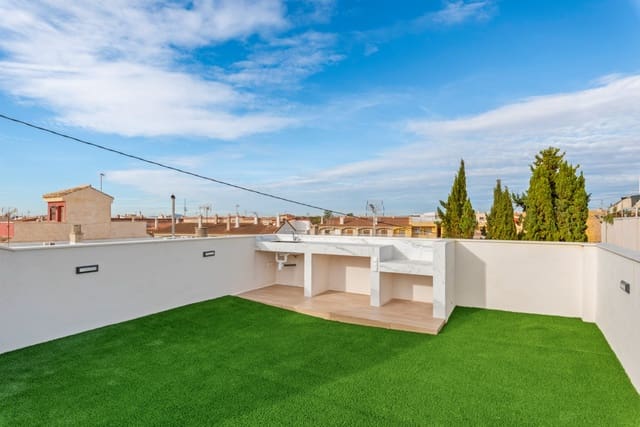 4 soverom Kjedet enebolig til salgs i Torre de la Horadada, Pilar de la Horadada med svømmebasseng - € 649 000 (Ref: 10012311)