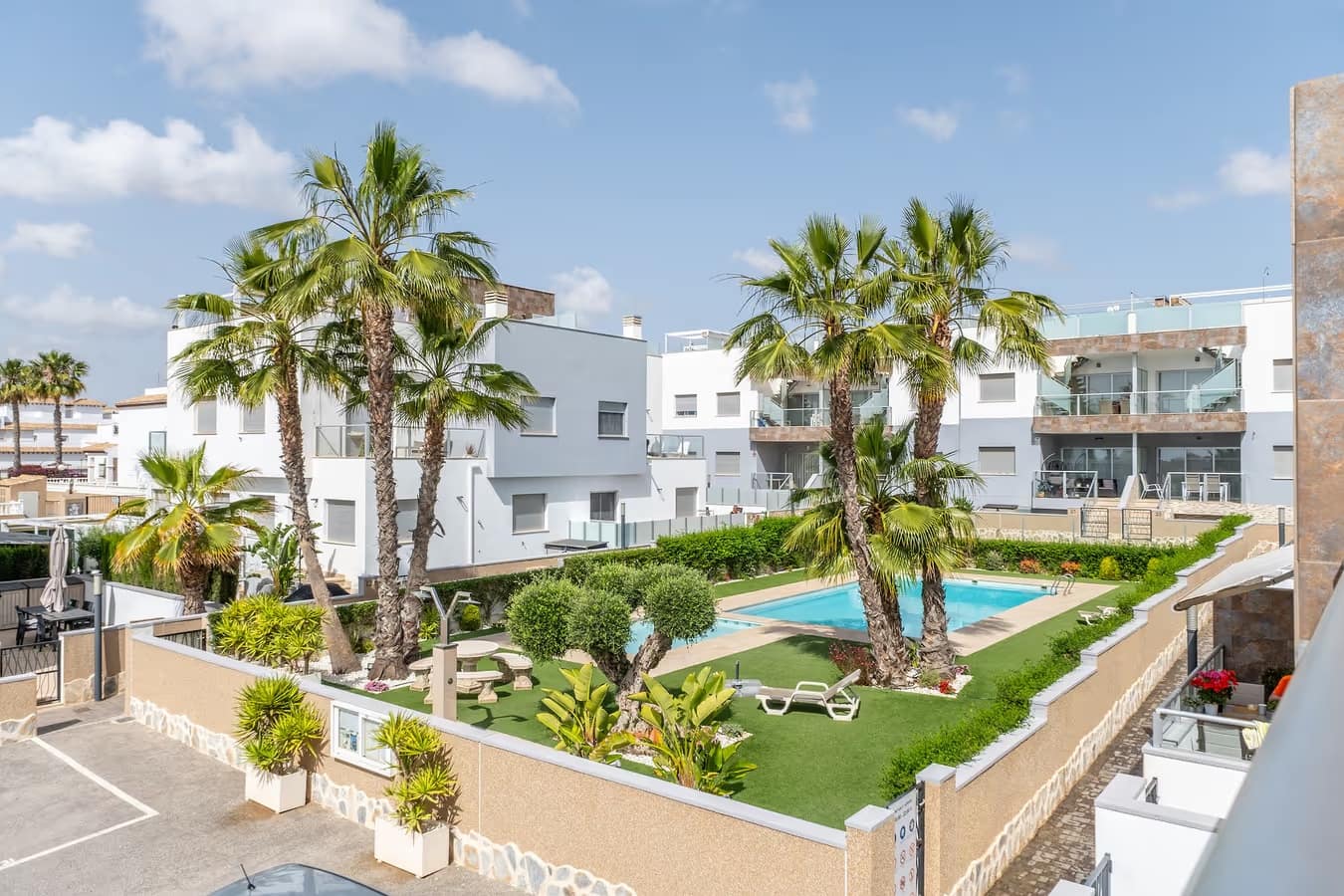 3 bedroom Semi-detached Villa for sale in Orihuela Costa with pool - € 360,000 (Ref: 10012319)