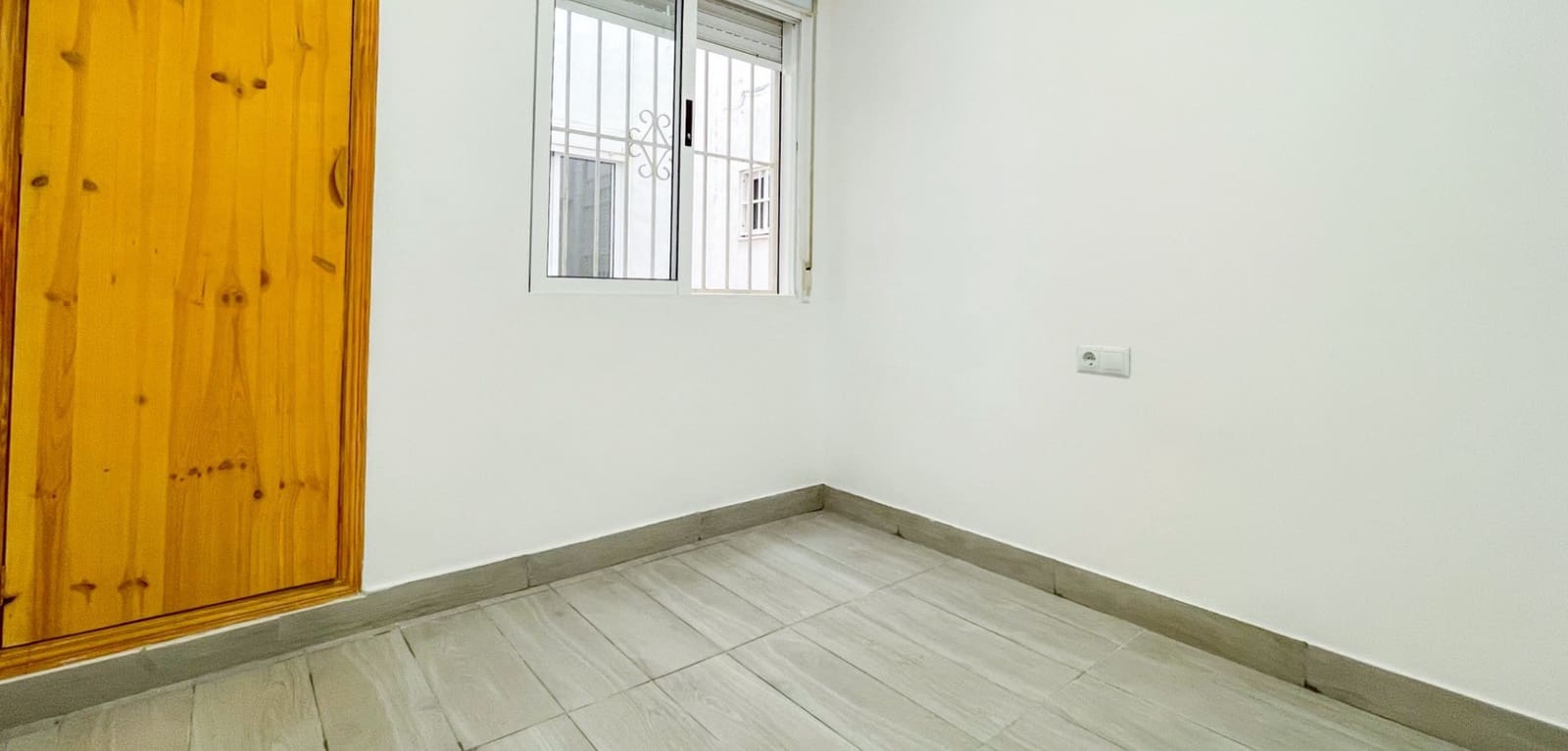 2 soveværelse Lejlighed til salg i Torrevieja med swimmingpool - € 140.000 (Ref: 10012321)