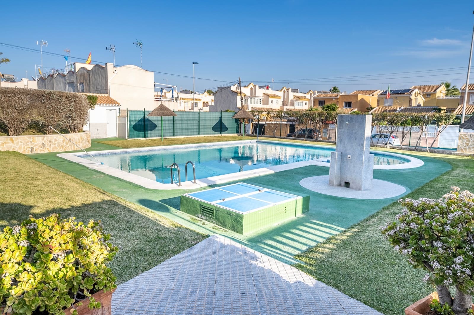 Bungalow de 1 habitación en Los Balcones en venta con piscina - 114.000 € (Ref: 10012323)