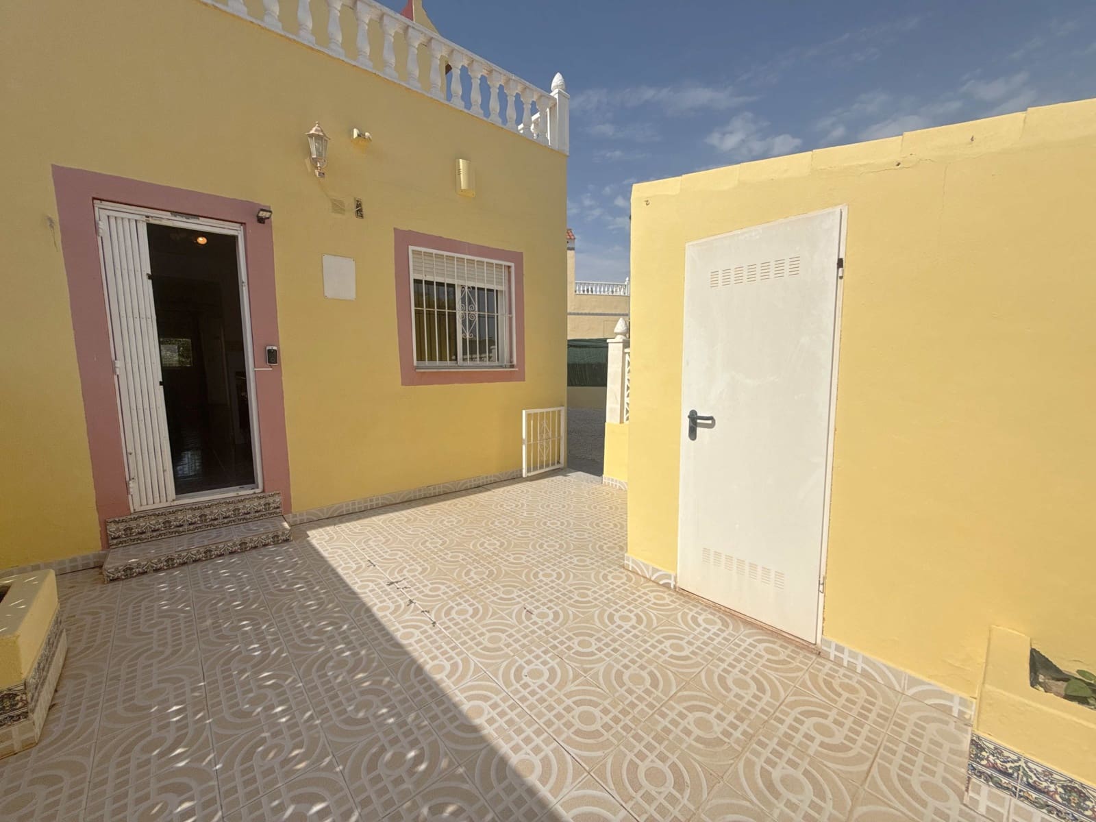3 slaapkamer Huis te koop in La Zenia met zwembad garage - € 269.950 (Ref: 10016710)