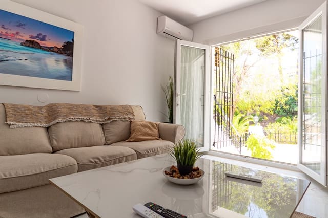 4 soverom Hus til salgs i Villamartin, Orihuela med svømmebasseng - € 325 000 (Ref: 10016712)