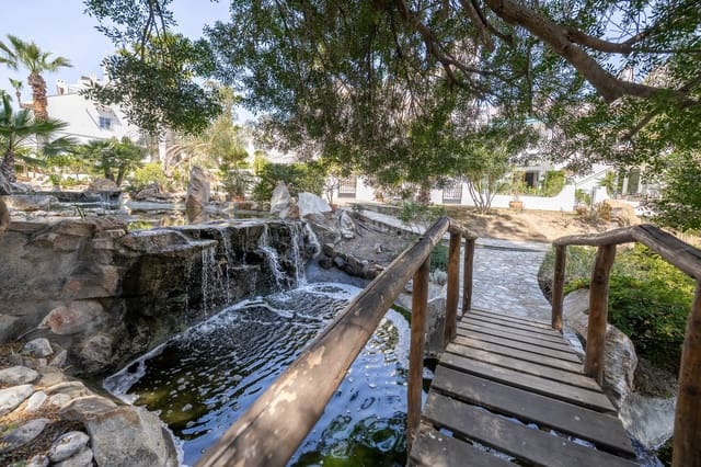 4 soverom Hus til salgs i Villamartin, Orihuela med svømmebasseng - € 325 000 (Ref: 10016712)