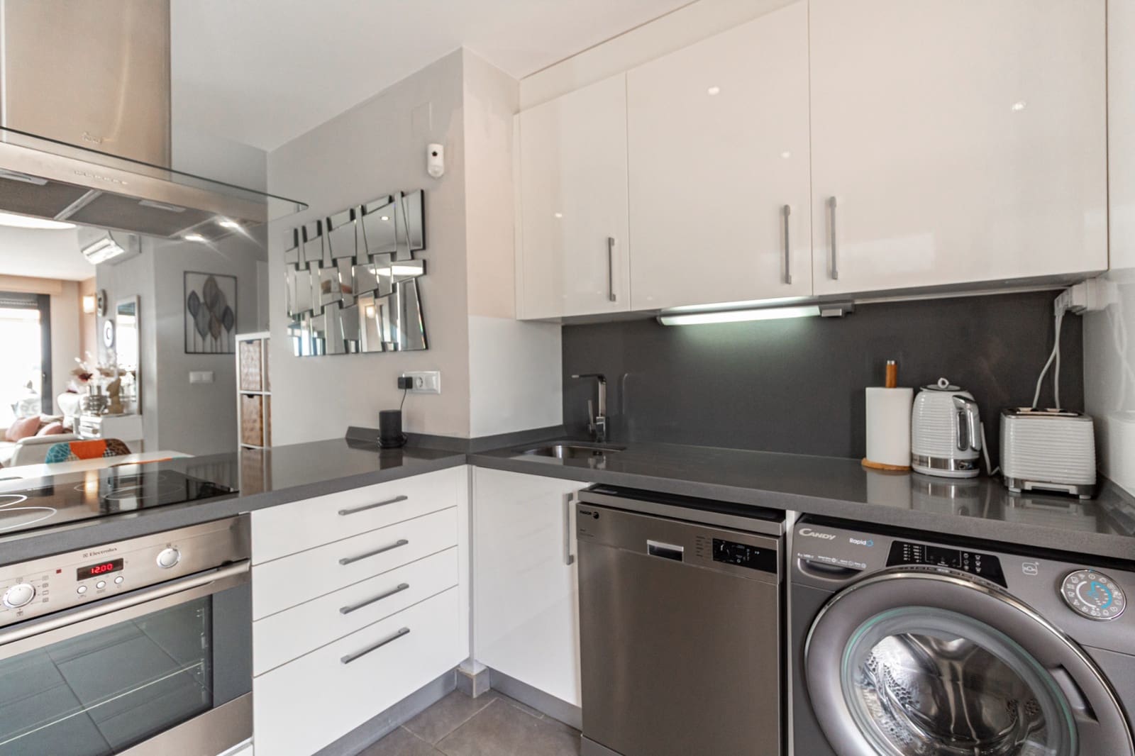 2 soveværelse Lejlighed til salg i Villamartin med swimmingpool - € 239.000 (Ref: 10024740)