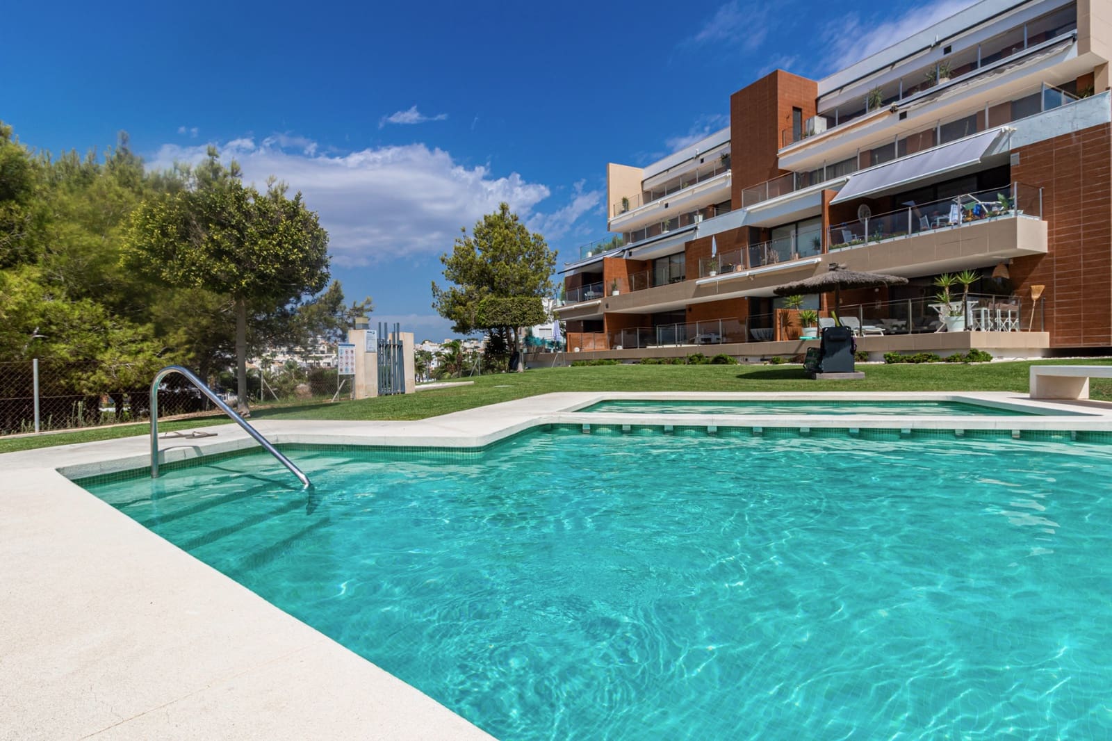 2 soveværelse Lejlighed til salg i Villamartin med swimmingpool - € 239.000 (Ref: 10024740)
