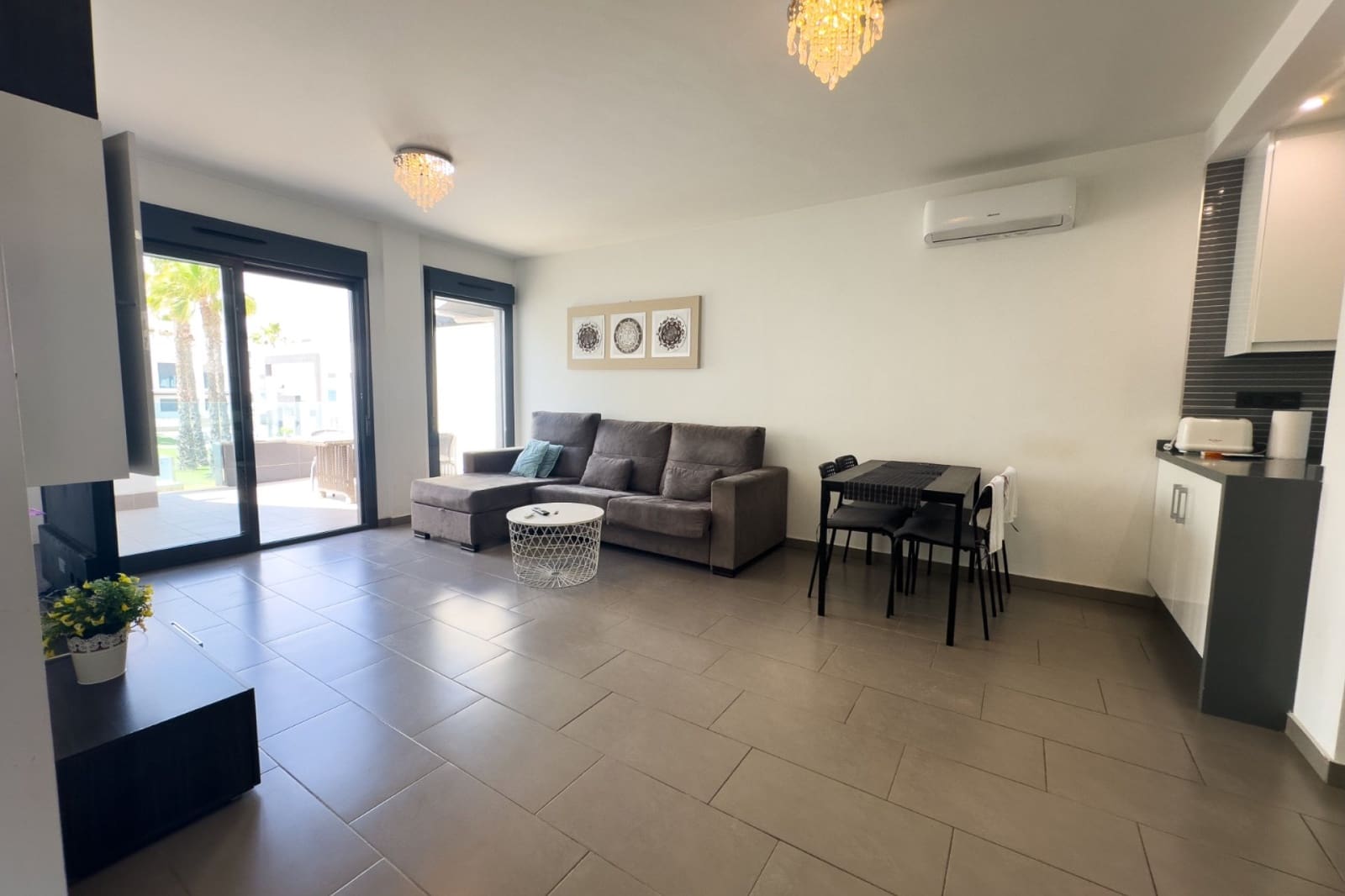 2 Zimmer Apartment zu verkaufen in La Zenia mit Pool - 339.000 € (Ref: 10024746)
