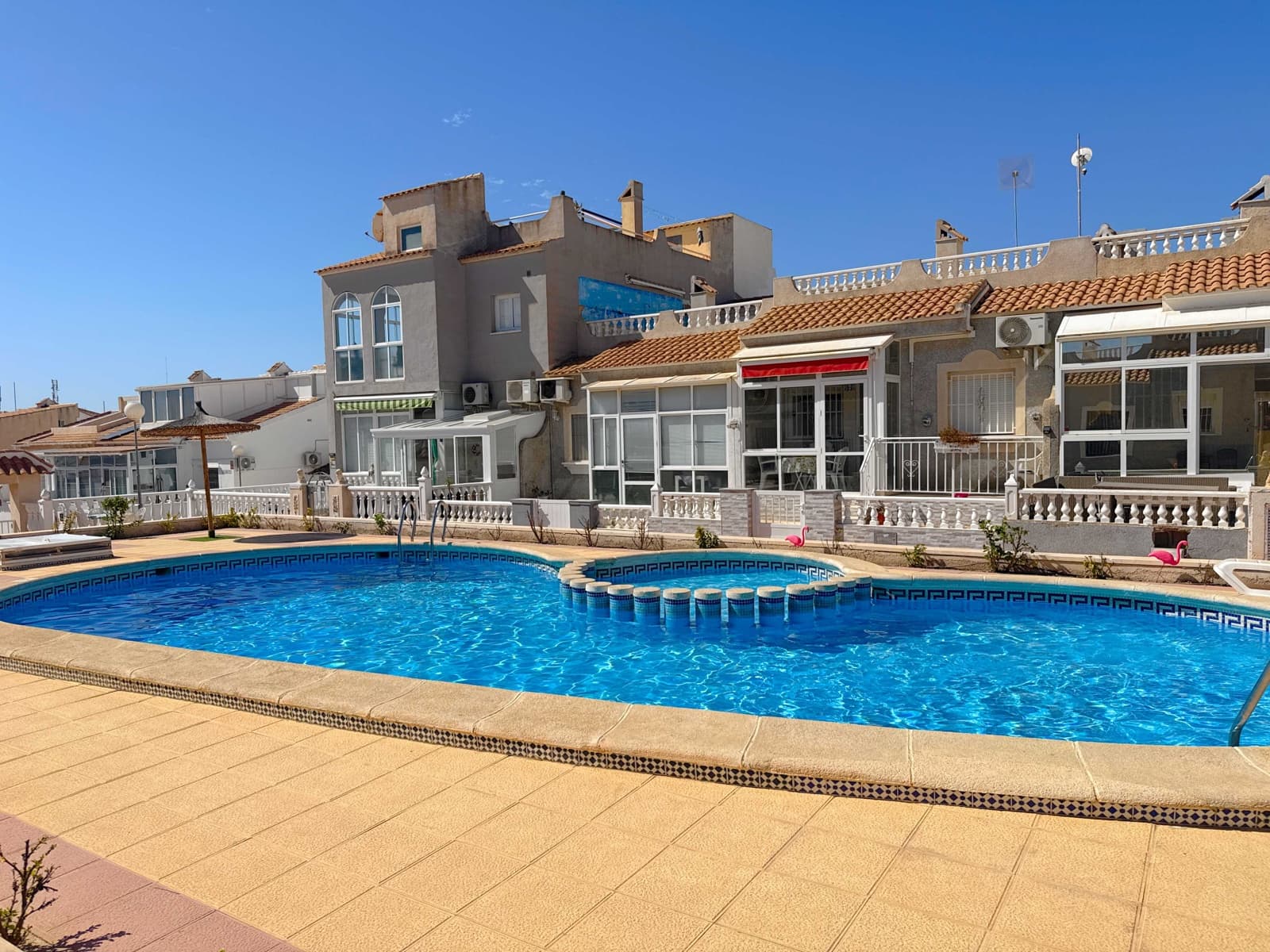 2 soverom Bungalow til salgs i La Florida med svømmebasseng - € 169 950 (Ref: 10057997)