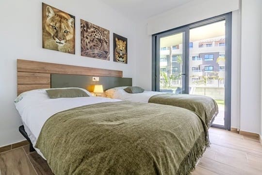 2 soverom Leilighet til salgs i Orihuela Costa med svømmebasseng garasje - € 239 000 (Ref: 10077157)