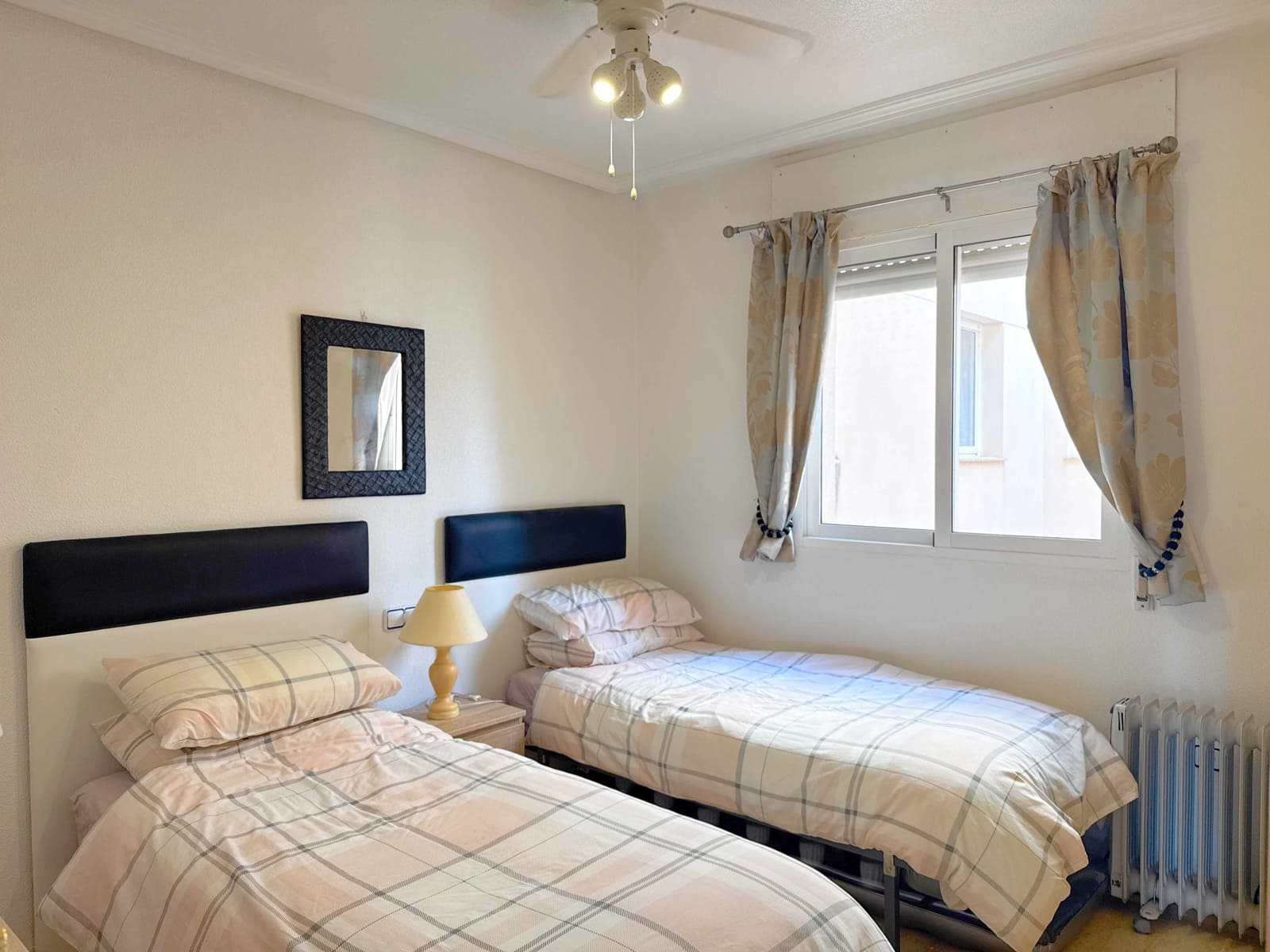 2 Zimmer Apartment zu verkaufen in Cabo Roig mit Pool - 184.950 € (Ref: 10082132)